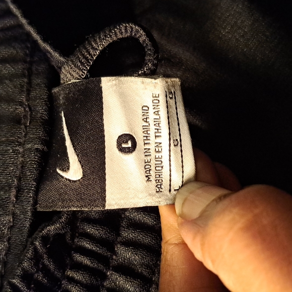 Nike Basketball Shorts - Picture 4 of 6